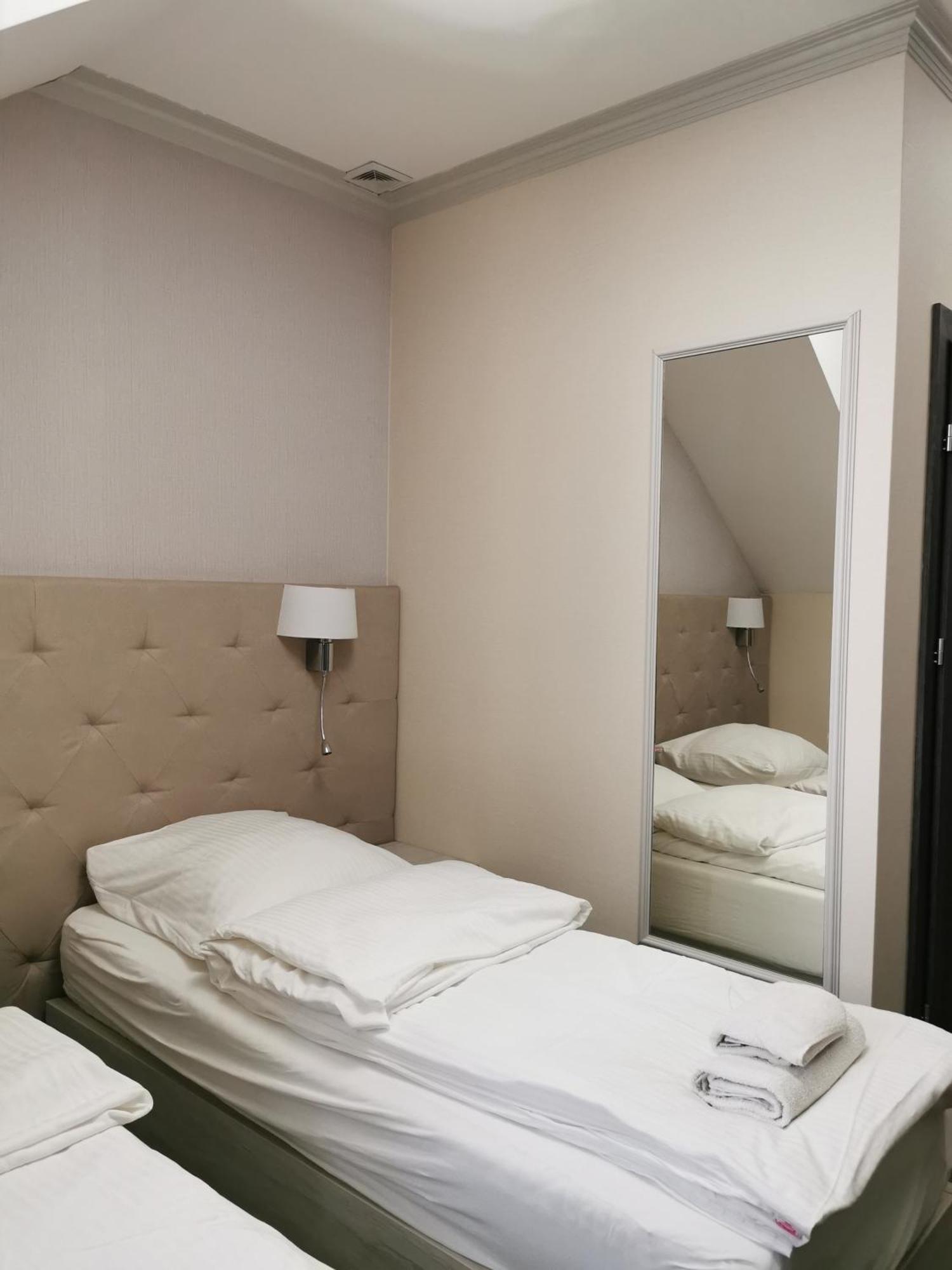 Rezydencja Pod Pieprzowkami Zalesie Gorzyckie Exteriör bild